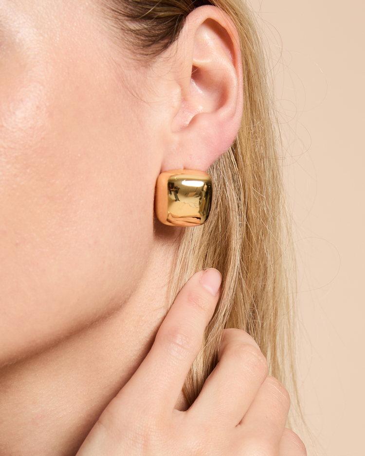 Puffed Square Stud Earrings