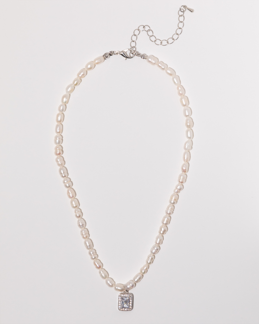 Pearl Beaded Pendant Necklace