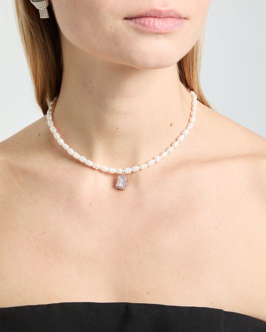Pearl Beaded Pendant Necklace